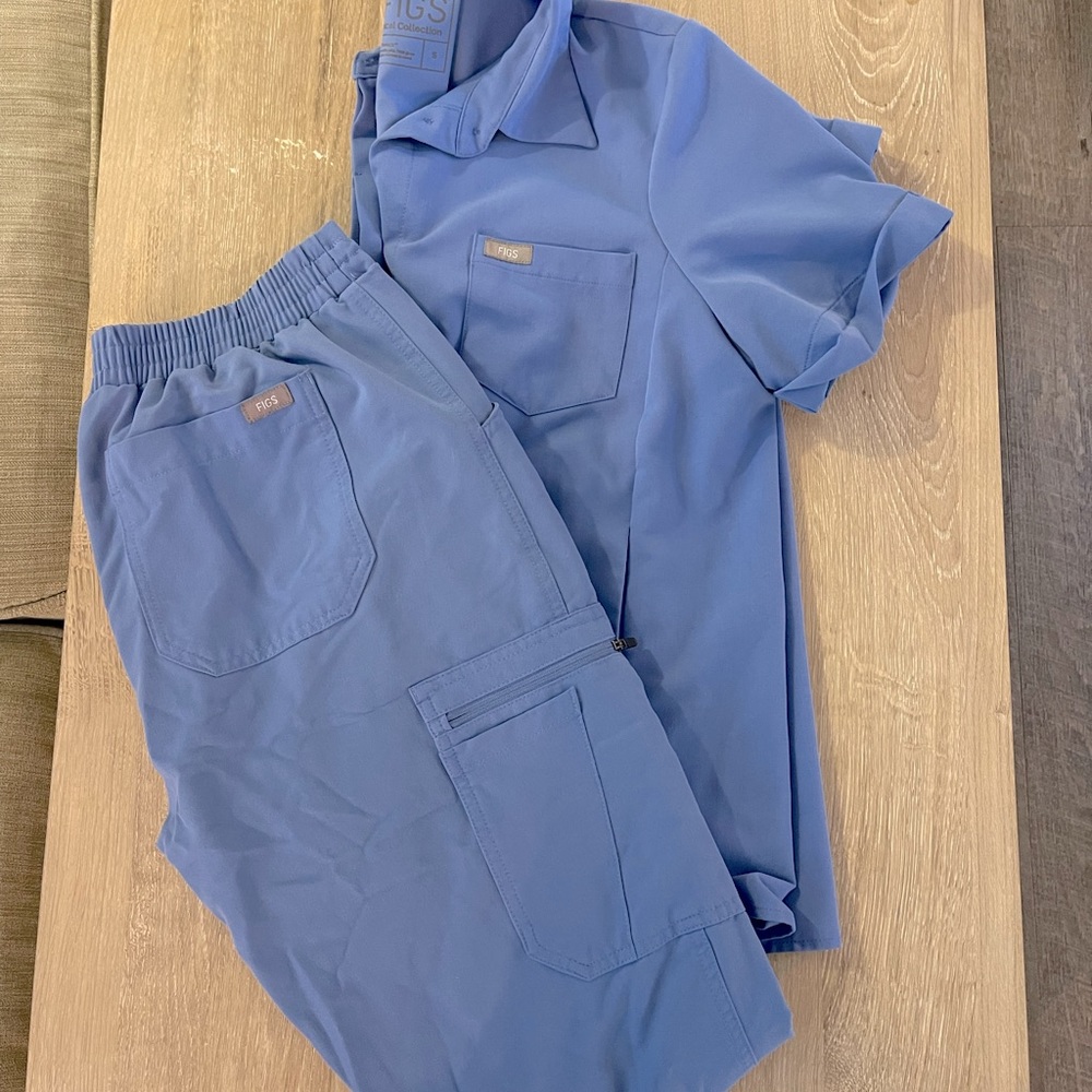 FIGS Ceil blue scrub set
